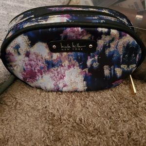Cosmetic bag